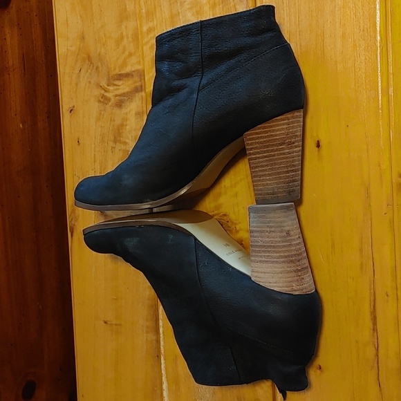 Women's Cole Haan Black Leather Ankle Boots 9B - Picture 5 of 13